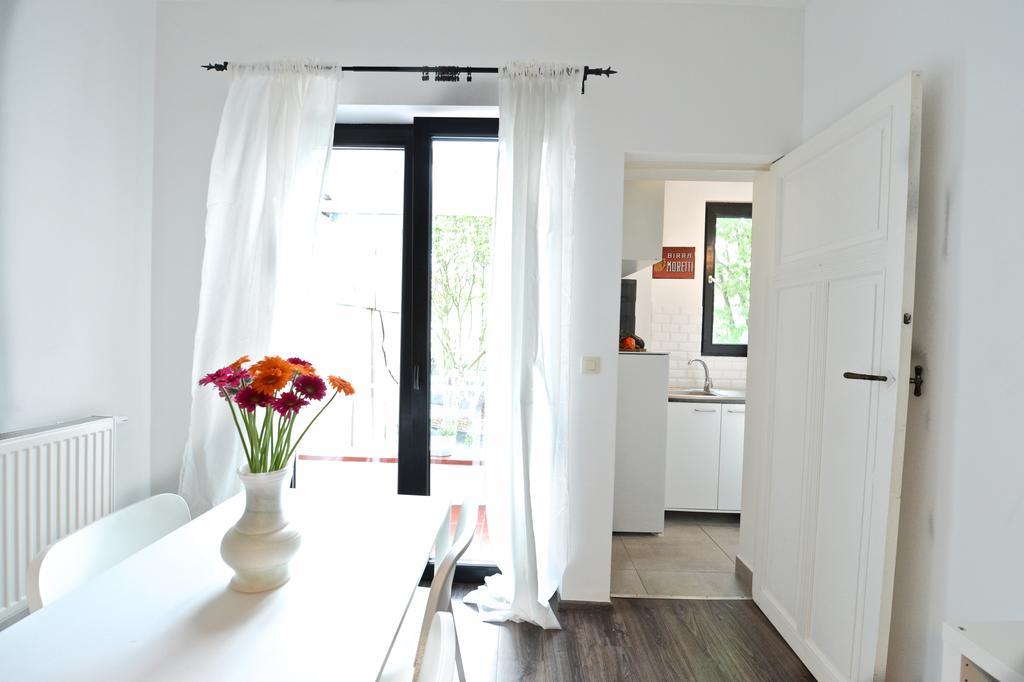 European Area Apartments Brussel Bagian luar foto