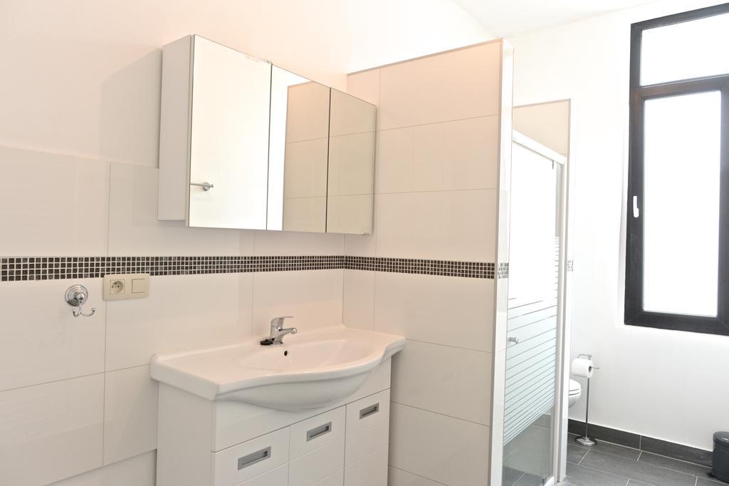 European Area Apartments Brussel Bagian luar foto