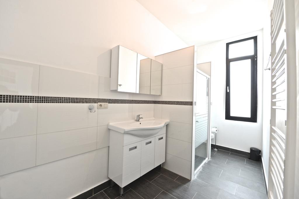 European Area Apartments Brussel Bagian luar foto